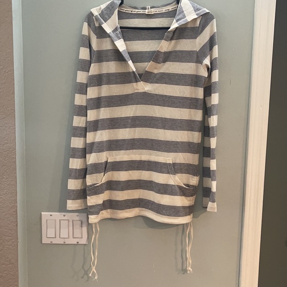 Cute Roxy pull over - Picture 13 of 16